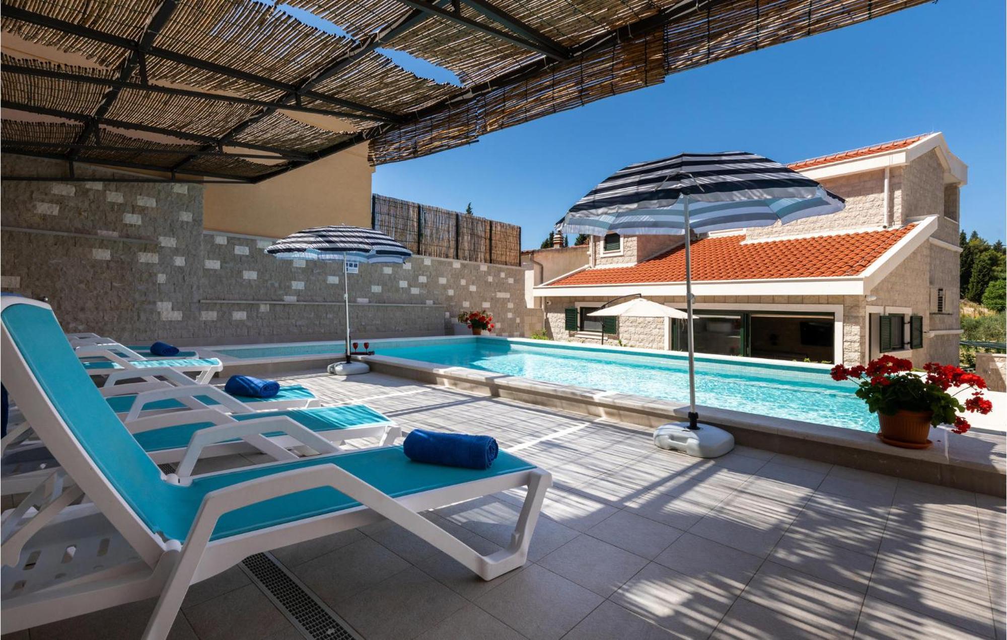 Lovely Home In Klek With House A Panoramic View Exterior foto
