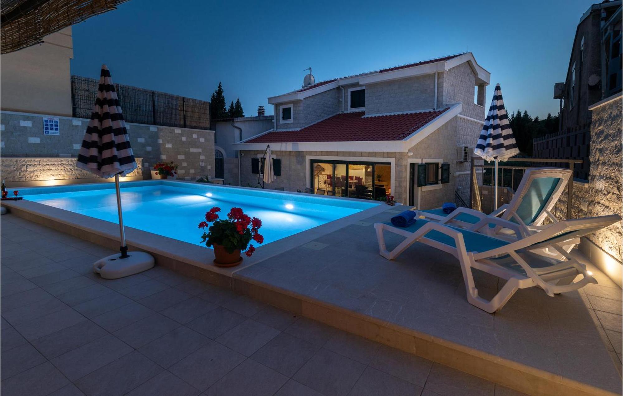 Lovely Home In Klek With House A Panoramic View Exterior foto