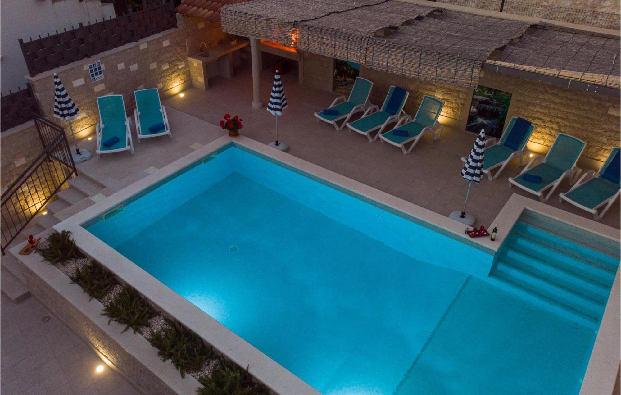 Lovely Home In Klek With House A Panoramic View Exterior foto